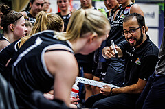 Basketball, Win2Day Basketball Damen Superliga 2023/24, Grunddurchgang 2.Runde, SKN St.Pölten, Basket Flames, Hirbod Mahdavi (Head Coach)