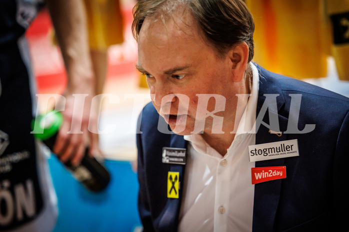Basketball, Basketball Austria Cup 2022/23, Halbfinale 1, Oberwart Gunners, Gmunden Swans, Anton Mirolybow