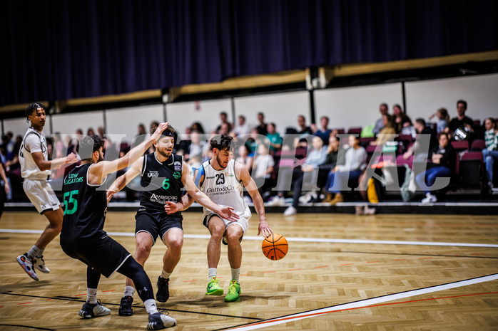 Basketball, Basketball Zweite Liga 2023/24, Grunddurchgang 17.Runde, Basket Flames, Union Deutsch Wagram Alligators, Ognjen Drljaca (6), Leonardo Lovrin (29)