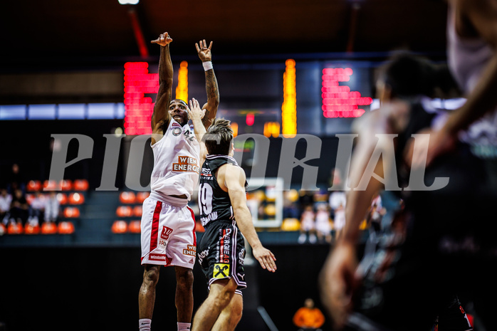 Basketball, Win2Day Superliga 2023/24, Grunddurchgang 4.Runde, BC Vienna, Flyers Wels, Demarkus Stuckey Jr. (42), Paul Isbetcherian (19)