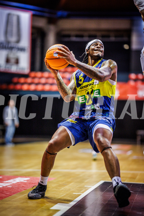 Basketball, Win2Day Superliga 2024/25, Grunddurchgang 2.Runde, BC Vienna, UBSC Graz, Gregory Johnson (5)