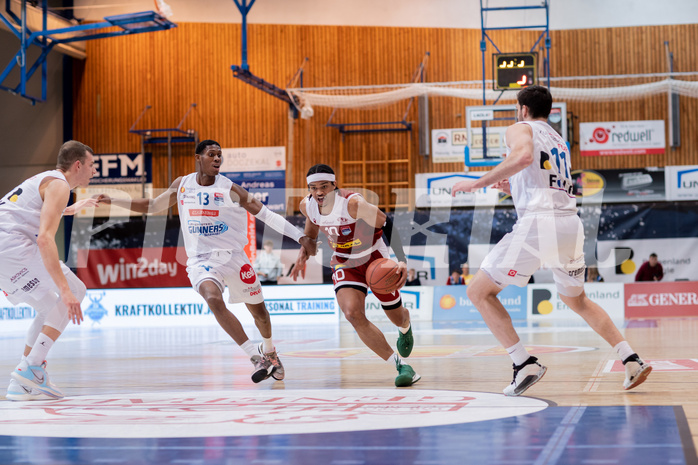 Basketball, Basketball Superliga 2022/23, Grunddurchgang Runde 20 , Oberwart Gunners, Flyers Wels, Edi Patekar (9), Shaquille Walters (13), Evan Taylor (10), John Joseph Rauch (11)