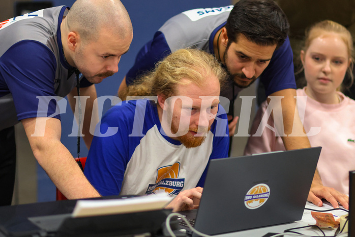 Basketball Zweite Liga 2024/25, Grunddurchgang 10.Runde BBU Salzburg vs. Raiders Tirol


