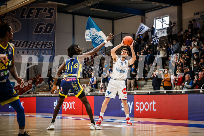 Basketball, bet-at-home Basketball Superliga 2021/22, Platzierungsrunde Spiel 8, Oberwart Gunners, UBSC Graz, Ioannis Chatzinikolas (11)