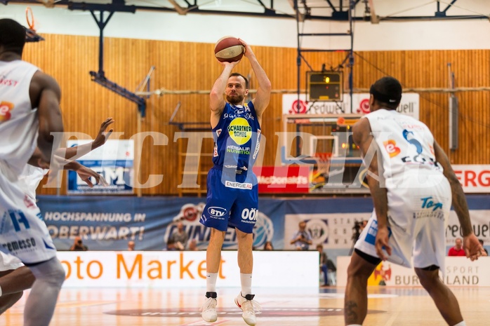 Basketball, CUP 2017 , 1/2 Finale, Oberwart Gunners, Gmunden Swans, Enis Murati (4)
