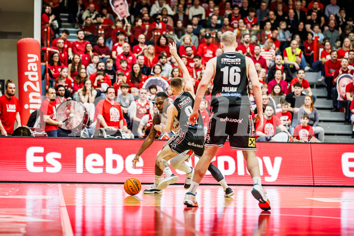 Basketball, Basketball Austria CUP 2023/24, Finale, Traiskirchen Lions, Flyers Wels, Davon Clare (5)