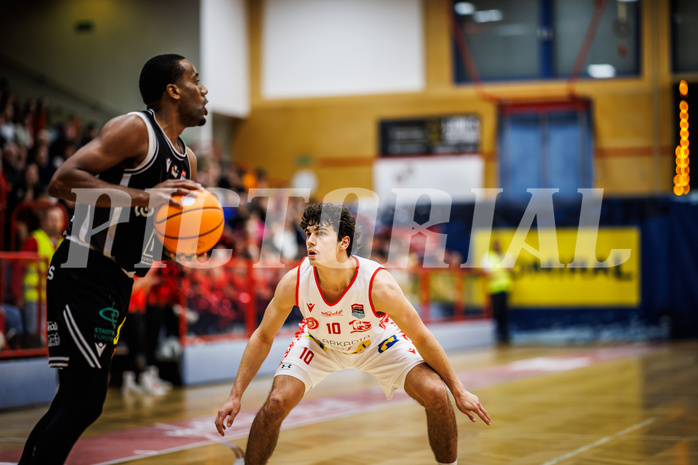 Basketball, Win2Day Superliga 2024/25, Grunddurchgang 15.Runde, Traiskirchen Lions, Fuerstenfeld Panthers, Juan Esteves-Garcia Coffi (16), David Hofstädter (10)