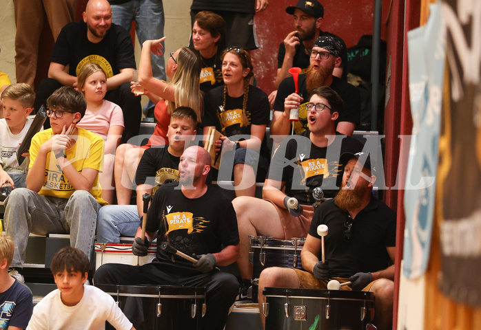 Basketball Zweite Liga 2024/25, Playoffs, Finale Spiel 2 Wörthersee Piraten vs. Mistelbach Mustangs
Basketball Zweite Liga 2024/25, Playoffs, Finale Spiel 2 Wörthersee Piraten vs. Mistelbach Mustangs