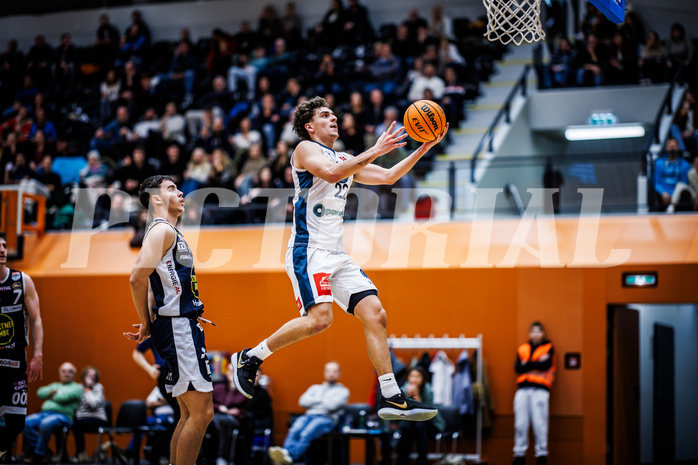 Basketball, Win2Day Superliga 2023/24, Grunddurchgang 9.Runde, Vienna Timberwolves, Gmunden Swans, Daniele Kuchar (22)