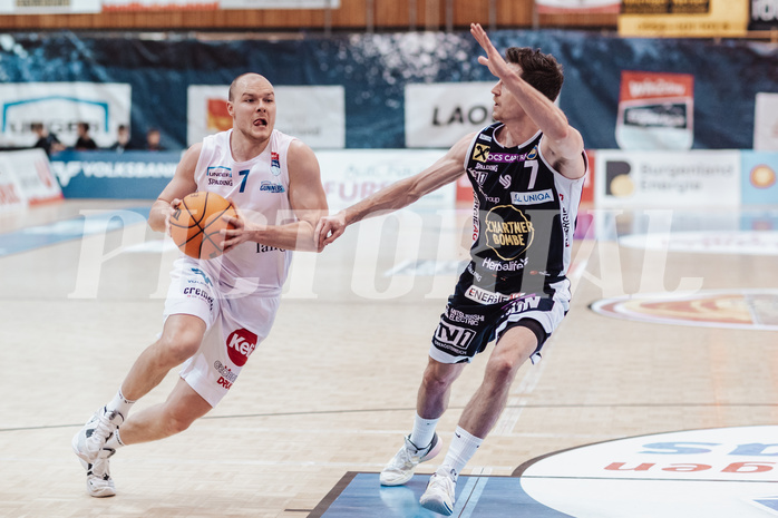Basketball, Basketball Superliga 2023/24, Grunddurchgang 19.Runde, Oberwart Gunners, Gmunden Swans, Sebastian Kaeferle (7), Benedikt G