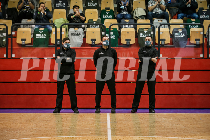 Basketball, Basketball Austria Cup, Cup Achtelfinale, Kapfenberg Bulls, Mattersburg Rocks, Referee with Masks