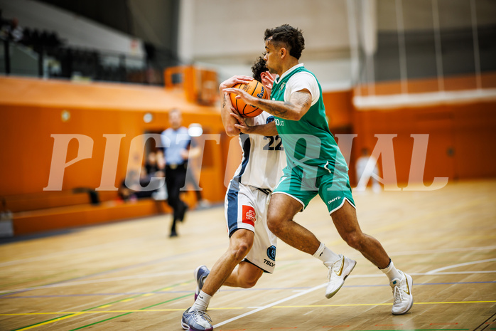 Basketball, Basketball Zweite Liga 2024/25, Grunddurchgang 14.Runde, Vienna Timberwolves, KOS Celovec, Daniele Kuchar (22), Mauro Gerszke (7)