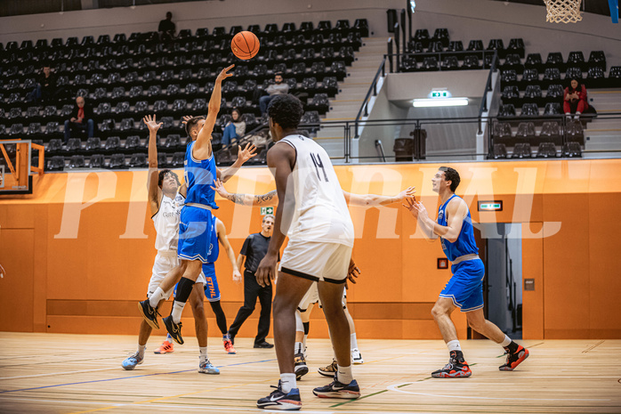 Basketball, Basketball Zweite Liga 2022/23, Grunddurchgang 11.Runde, Basket Flames, Pirlo Kufstein Towers, Yann Grandperret (3), Luka Bozak (6)