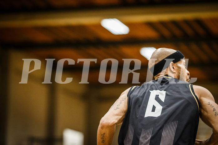 Basketball, Basketball Zweite Liga, Grunddurchgang 11.Runde, Mattersburg Rocks, Wörthersee Piraten, Shawn L. Ray (6)