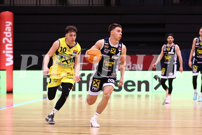 18.04.2025, Graz, Raiffeisen Sportpark Graz, Basketball Superliga 2024/25, Playoffs, Viertelfinale, Spiel 2, UBSC Graz - Gmunden Swans