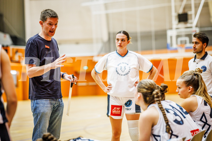 Basketball, Win2Day Basketball Damen Superliga 2023/24, Grunddurchgang 2.Runde, Vienna Timberwolves, DBB LZ OÖ, Hubert Schmidt (Head Coach)