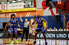 Basketball, Win2Day Superliga 2024/25, 2. Platzierungsrunde, Traiskirchen Lions, Oberwart Gunners, Caleb Fields (4), Nelson Haskin (21), Siegfried 