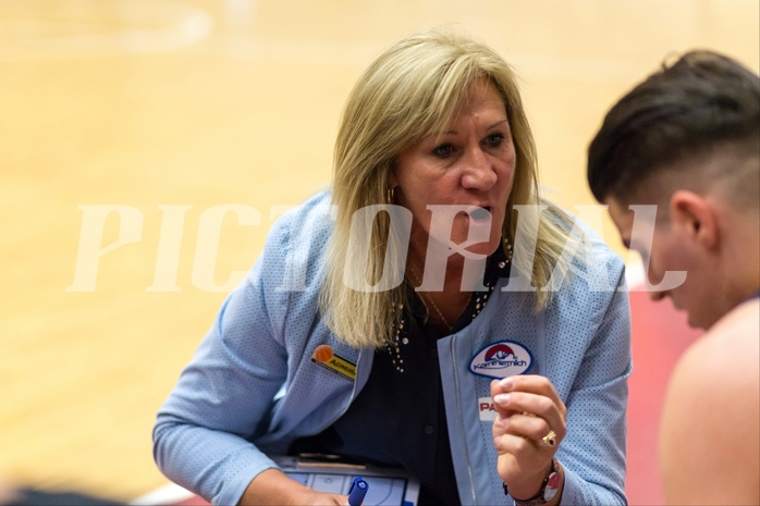 Basketball, 2.Bundesliga, Playoff Finale Spiel 5, UBC St.Pölten, Villach Raiders, Natalia Tcherkasheva (Headcoach)