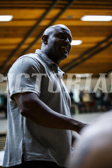Basketball, Basketball Zweite Liga, Grunddurchgang 10.Runde, Mattersburg Rocks, Raiders Tirol, James WILLIAMS (Headcoach)