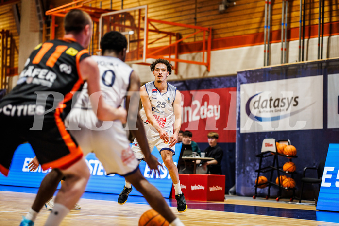 Basketball, win2day Basketball Superliga 2023/224, 5.Qualifikationsrunde, BBC Nord Dragonz, Fürstenfeld Panthers, Lukas Hahn (25)