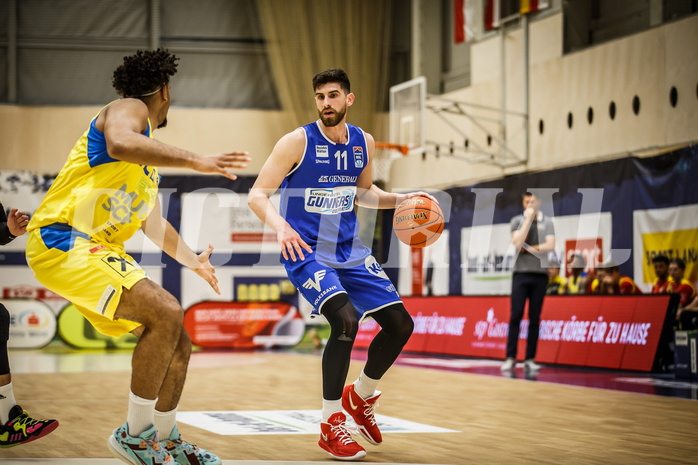 Basketball, bet-at-home Basketball Superliga 2021/22, Platzierungsrunde 9.Runde, SKN St. Pölten Basketball, Oberwart Gunners, Ioannis Chatzinikolas (11)