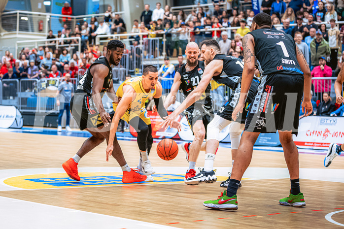 Basketball, Win2Day Superliga 2022/23, Viertelfinale Spiel 4, SKN St. Pölten Basketball, Raiffeisen Flyers Wels, Philip Jalalpoor (5)