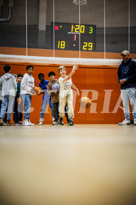 Basketball, Basketball Zweite Liga 2024/25, Grunddurchgang 11.Runde, Vienna Timberwolves, Mattersburg Rocks, Kinder, Feature