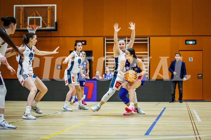 Basketball, Win2Day Basketball Damen Superliga 2023/24, Grunddurchgang 4.Runde, Vienna Timberwolves, UBSC-DBBC Graz, Katharina Kindl (5), Lejla Meskic (11)