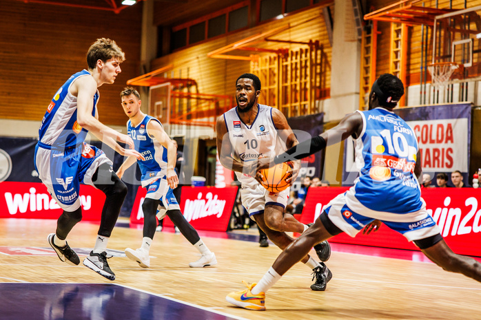Basketball, win2day Basketball Superliga 2023/224, Grunddurchgang Runde 16, BBC Nord Dragonz, Oberwart Gunners, Austen Awosika (10)