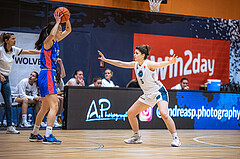 Basketball, Win2Day Basketball Damen Superliga 2022/23, Grunddurchgang 11.Runde, Vienna Timberwolves, UBSC-DBBC Graz, Eni Nizamic (13), Valentina Mraulak (5)