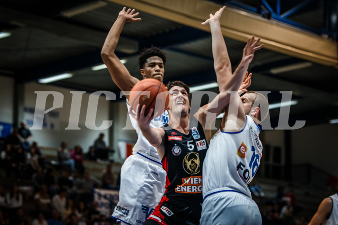 Basketball, bet-at-home Basketball Superliga 2021/22, Grunddurchgang Runde 4, Oberwart Gunners, BC GGMT Vienna, Bogic Vujosevic (5)