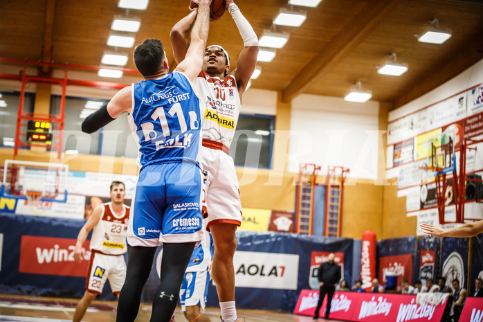 Basketball, win2day Basketball Superliga 2022/23, Grunddurchgang 8.Runde, Traiskirchen Lions, Oberwart Gunners, Evan Taylor (10)
