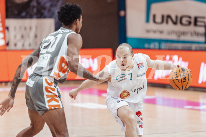 Basketball, Basketball Superliga 2023/24, Grunddurchgang 20.Runde, Oberwart Gunners, Klosterneuburg Dukes, Sebastian Kaeferle (7), Michael Weathers (20)