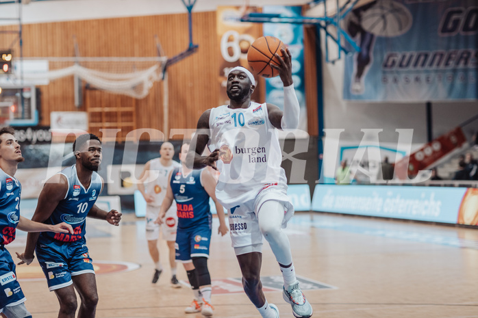 Basketball, Basketball Superliga 2023/24 , Qualifikationsrunde 4, Oberwart Gunners, BBC Nord Dragonz, Austen Awosika (10, Munis Tutu (10)