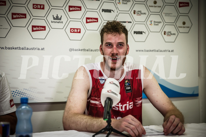 Basketball, FIBA EuroBasket 2025 Qualifiers , , AUSTRIA, IRELAND, Pressekonferenz: Jakob PÖLTL (12)
