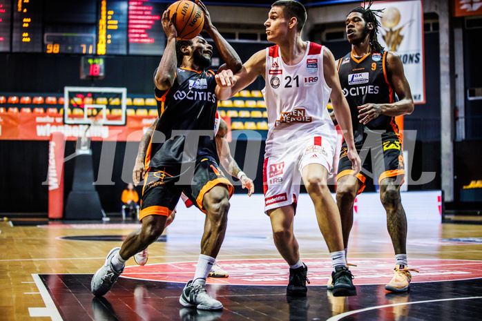 Basketball, Win2Day Superliga 2023/24, 2. Qualifikationsrunde, BC Vienna, Fürstenfeld Panthers, Hegel Augustin (17), Aron Stazic (21)