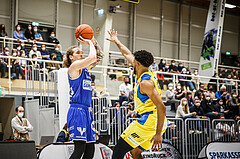 Basketball, bet-at-home Basketball Superliga 2021/22, Grunddurchgang 15.Runde, SKN St. Pölten Basketball, Oberwart Gunners, Travis Atson (4)