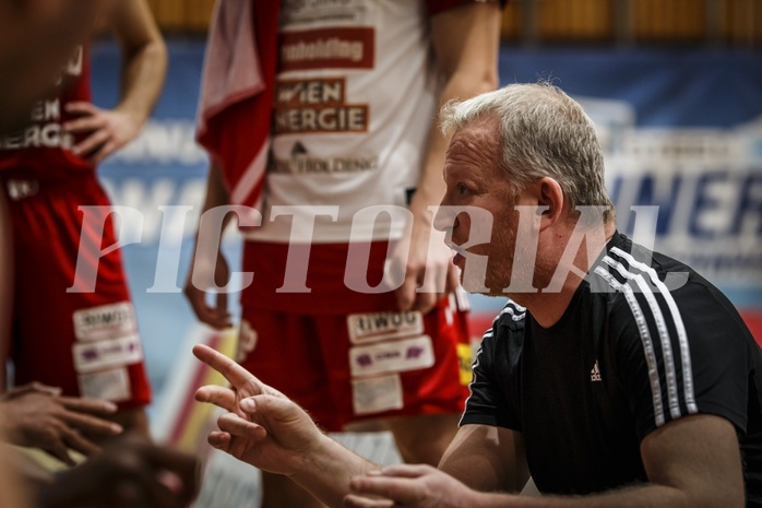 Basketball, ABL 2018/19, Playoff VF Spiel 2, Oberwart Gunners, BC Vienna, Luigi Gresta (Head Coach)