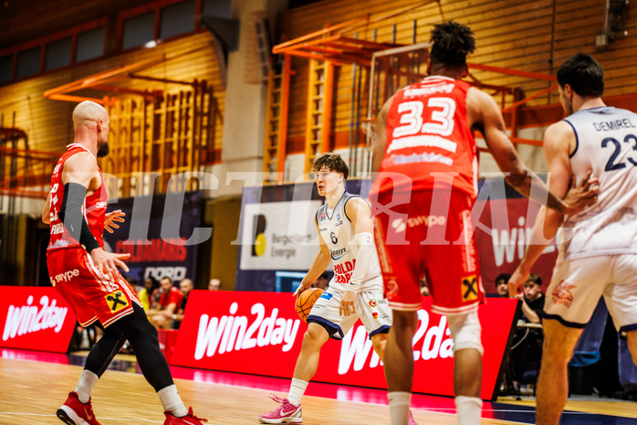 Basketball, win2day Basketball Superliga 2024/25, Grunddurchgang Runde 3, BBC Nord Dragonz, Flyers Wels, Valentin Pasterk (6)