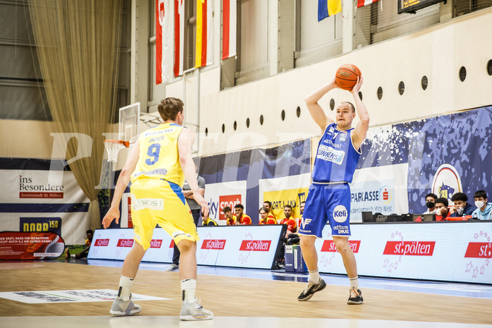 Basketball, bet-at-home Basketball Superliga 2021/22, Platzierungsrunde 9.Runde, SKN St. Pölten Basketball, Oberwart Gunners, Sebastian Käferle (7)