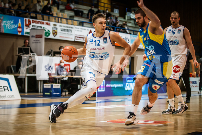 Basketball, bet-at-home Basketball Superliga 2021/22, Platzierungsrunde Spiel 4, Oberwart Gunners, SKN St. Pölten, Jonathan Knessl (12)