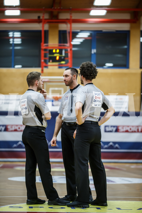 Basketball, Admiral Basketball Superliga 2019/20, Grunddurchgang 17.Runde, Traiskirchen Lions, Oberwart Gunners, Referee