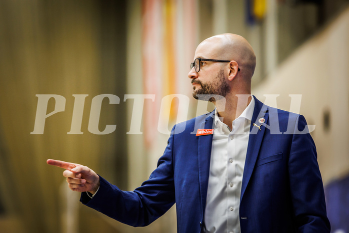 Basketball, Win2Day Superliga 2023/24, Grunddurchgang 16.Runde, SKN St. Pölten, Flyers Wels, Sebastian Waser (Head Coach)