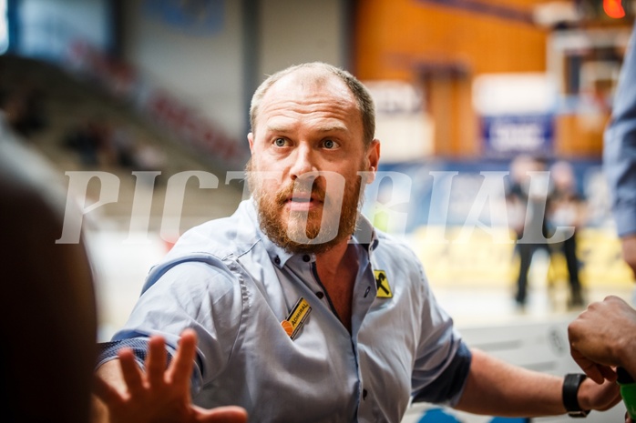 Basketball, ABL 2018/19, Playoff HF Spiel 2, , Gmunden Swans, Bernd Wimmer (Head Coach) Basketball, ABL 2018/19, Playoff HF Spiel 2, , Gmunden Swans, Bernd Wimmer (Head Coach)