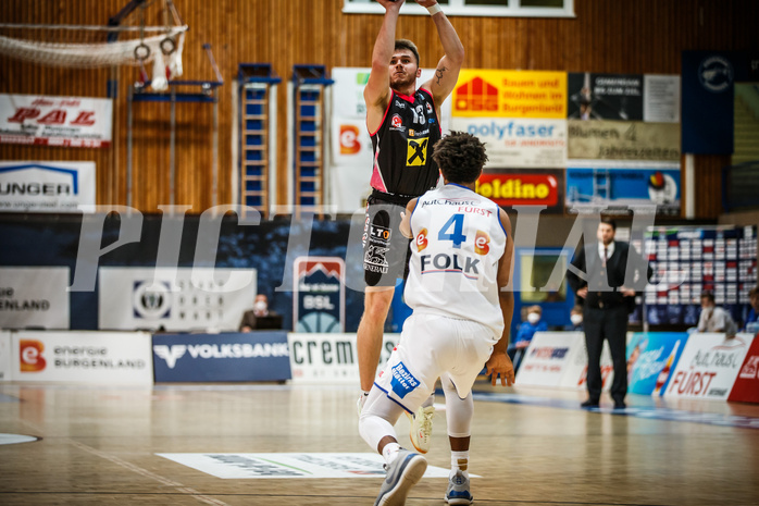 Basketball, bet-at-home Basketball Superliga 2021/22, Grunddurchgang Runde 9, Oberwart Gunners, Flyers Wels, Samuel Orf (13)