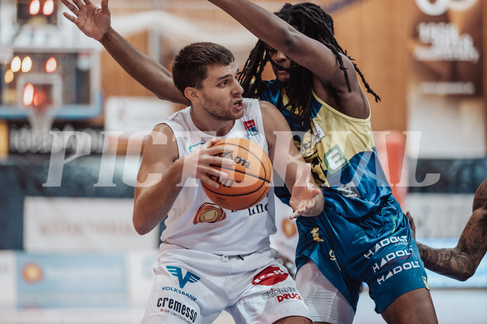 Basketball, Basketball Austria Cup 2023/24, Viertelfinale, Oberwart Gunners, UBSC Graz, Simun Kovac (5), Jalen Shaw (6)