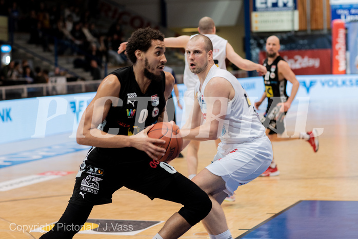 Basketball, win2day Basketball Superliga 2022/23, Grunddurchgang Runde 17, Oberwart Gunners, Flyers Wels, Chase Jeter (0), Renato Poljak (16)