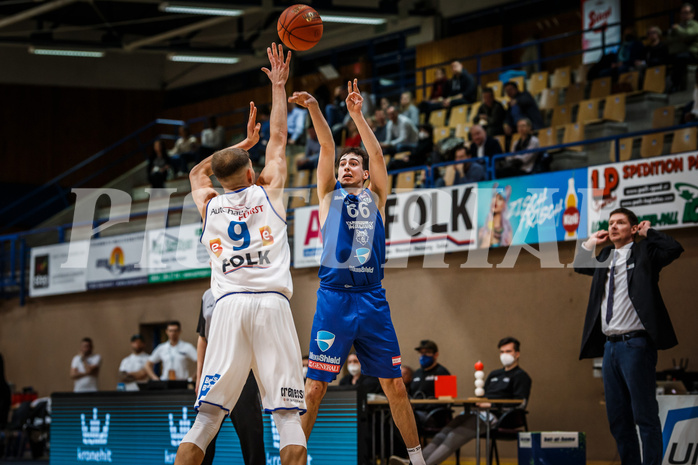 Basketball, bet-at-home Basketball Superliga 2021/22, Grunddurchgang Runde 14, Oberwart Gunners, Vienna D.C. Timberwolves, Paul Rotter (66)