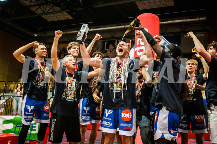 Basketball, win2day Basketball Superliga 2023/24, Finale Spiel 3, UBSC Graz, Oberwart Gunners, Finals MVP Sebastian Käferle