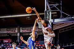 Basketball, Win2Day Superliga 2024/25, Grunddurchgang 6.Runde, BC Vienna, St. Pölten, Andrew Sims (32), Ralph Bissainthe (1)